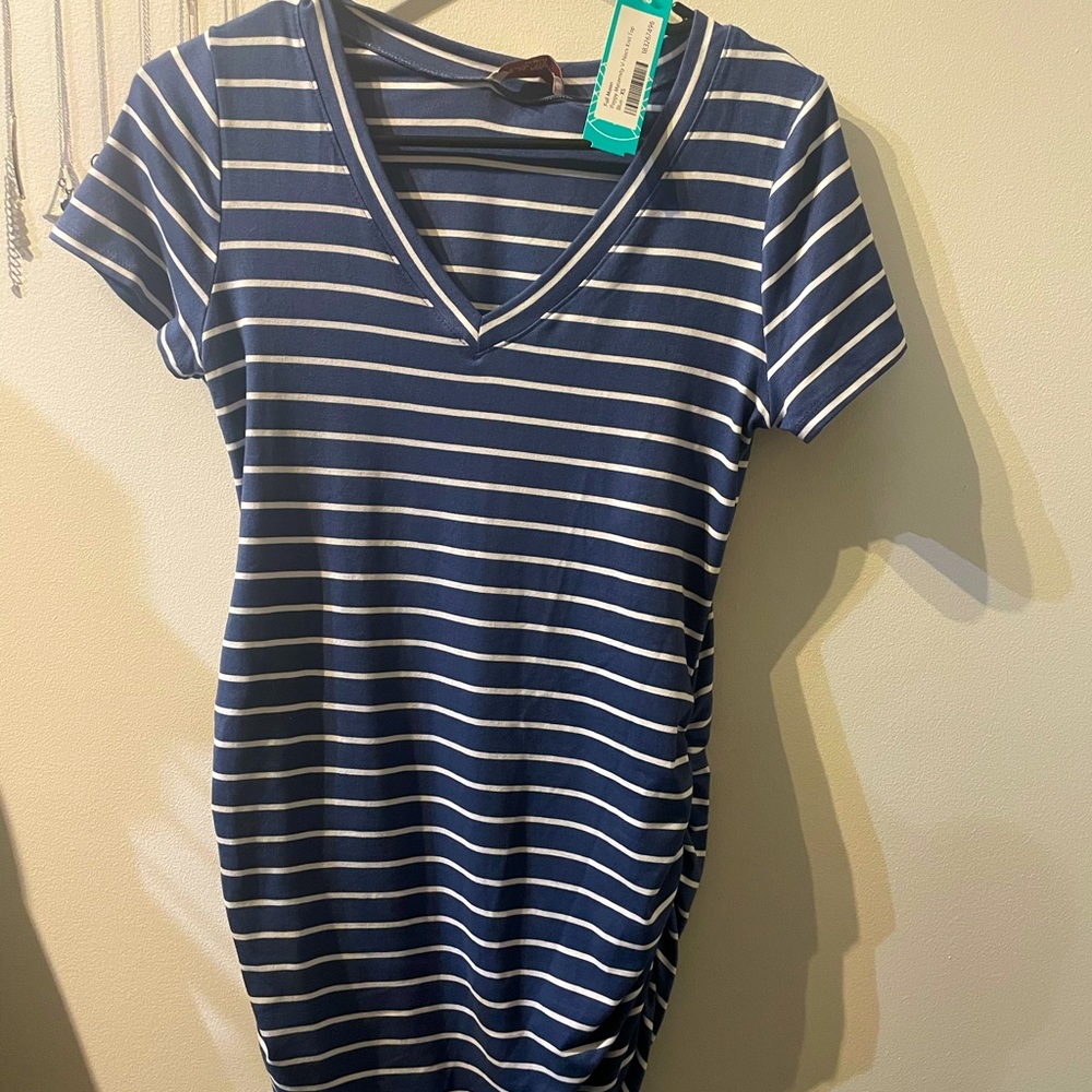 Beautiful maternity V-Neck Knit Top.